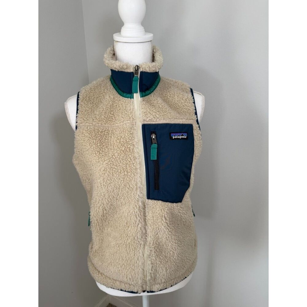 Patagonia Women's Classic Retro-X Fleece Vest Dark Natural Size S